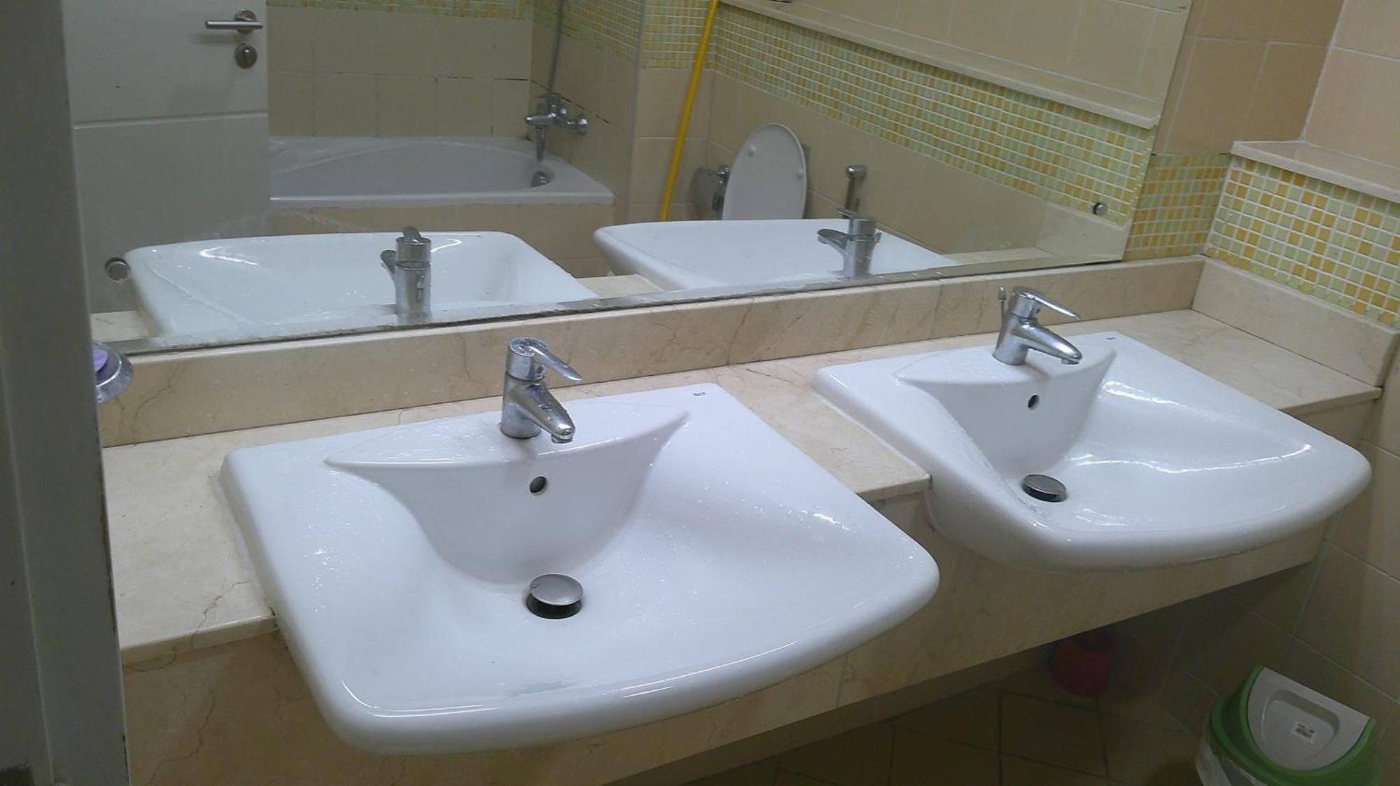 Ruby Star Hostel Dubai F2 エクステリア 写真